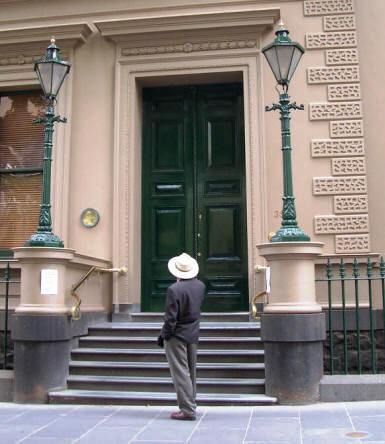 Entrance to The Melbourne Club (photo)
