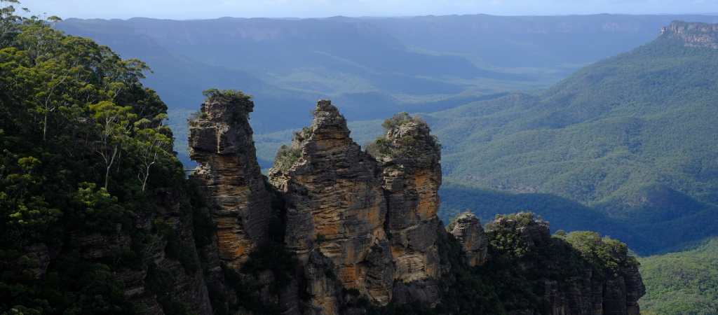 The Three Sistsers - rock formation in the Blue Mountains, Australia